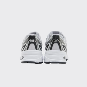 New Balance 740 Shoes