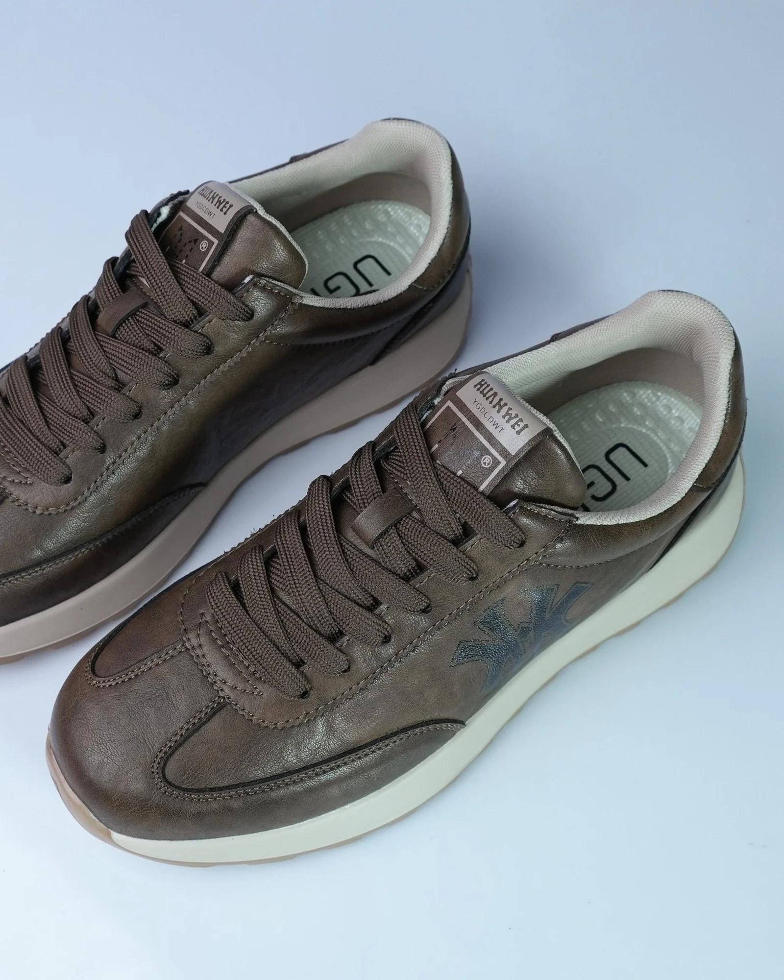 HUANWEI Brown Retro Sneakers For Men GS156