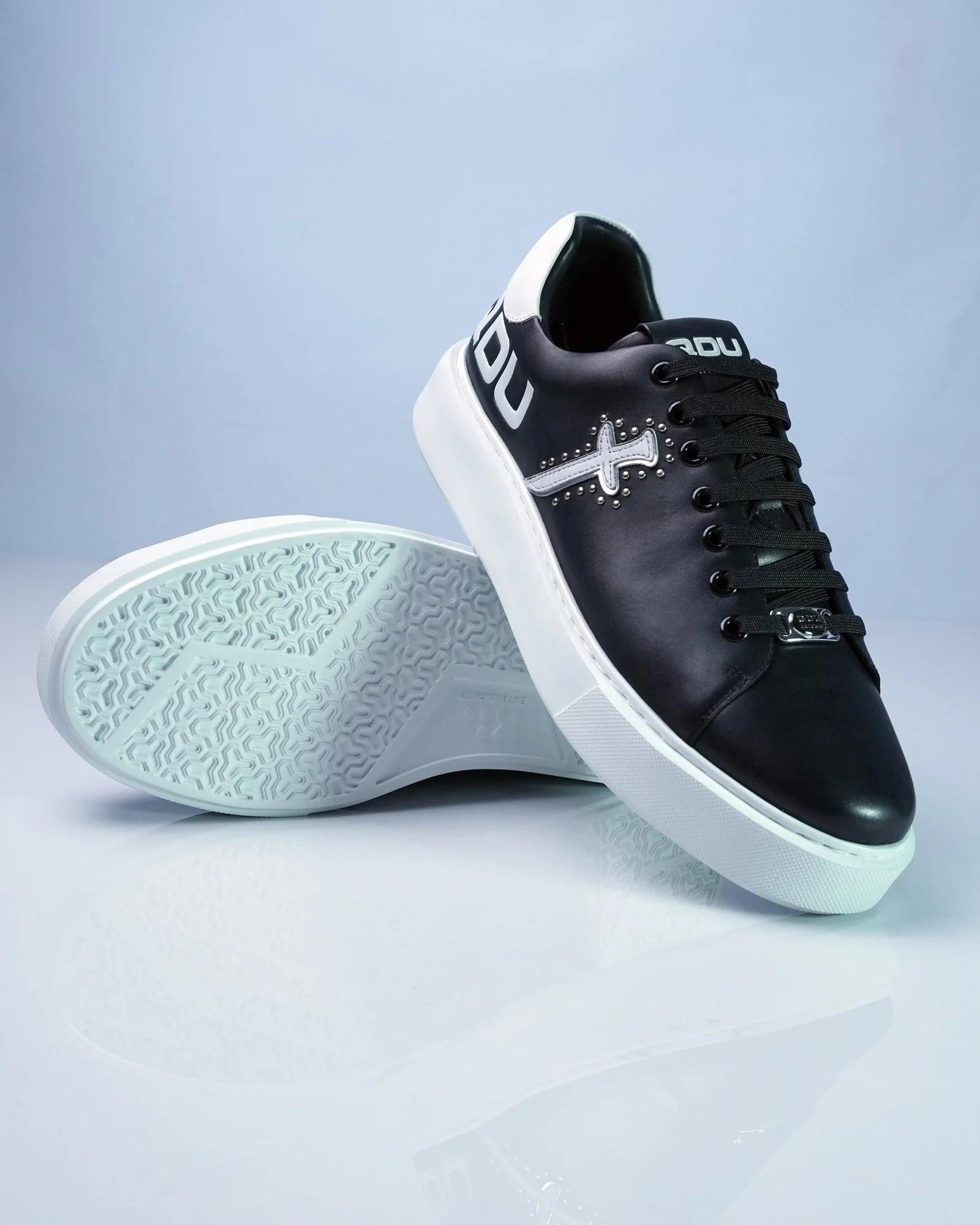Men's Trendy Leather Sneakers GS105