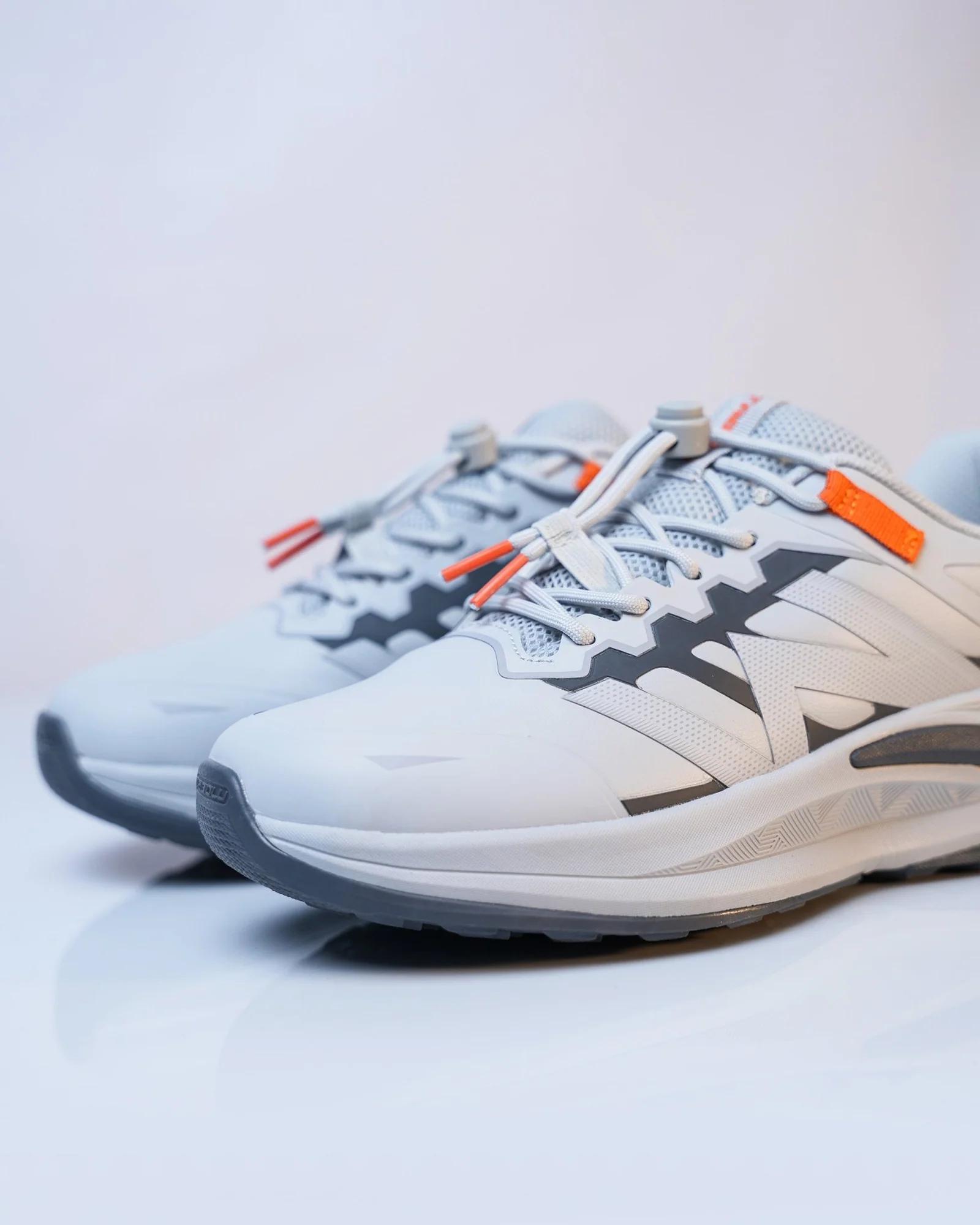TBL Trail Runner Sneakers GS186