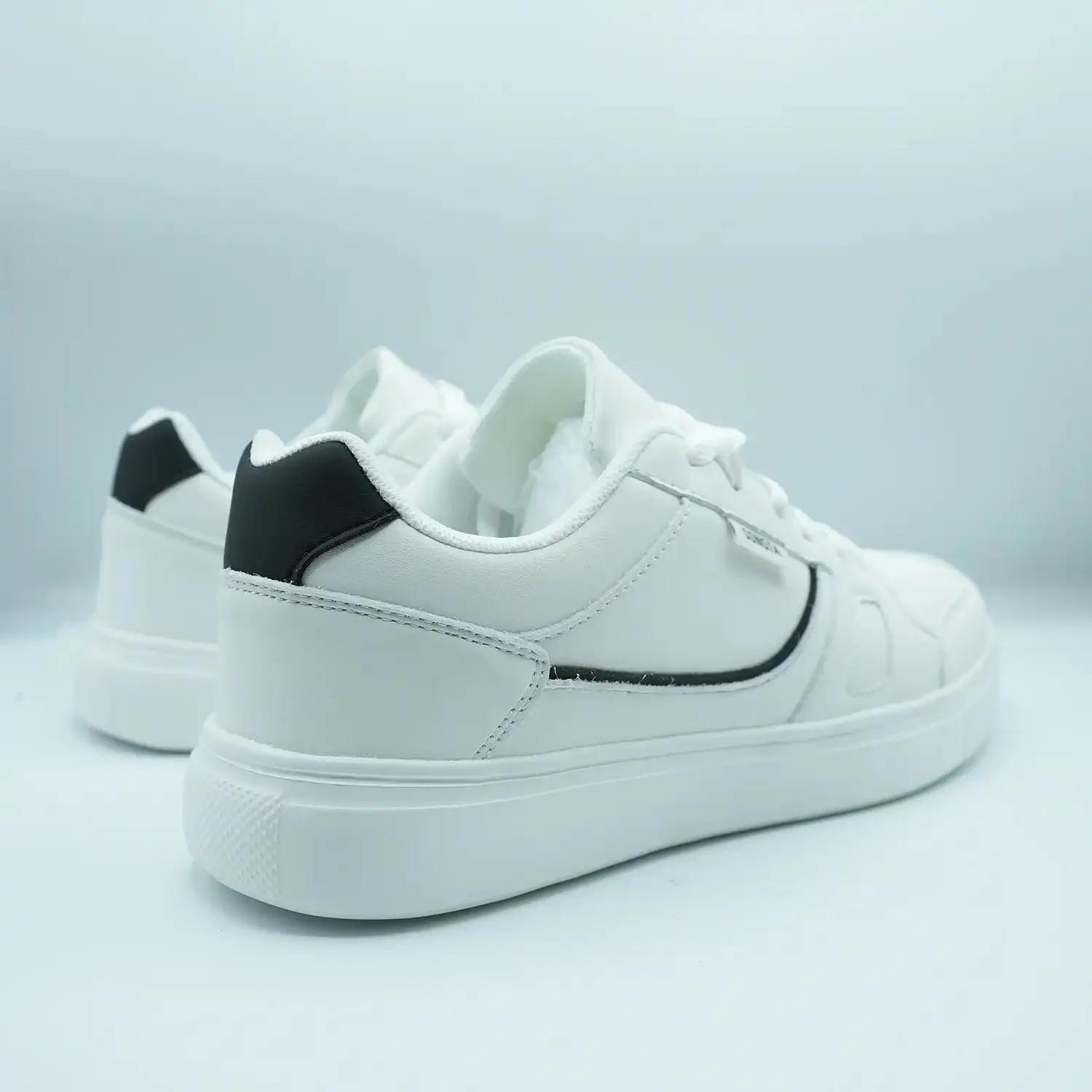 Sneakers with Tricolor Detail GS79